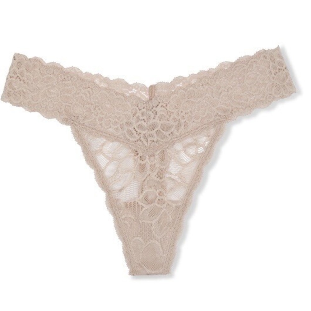No Boundaries Juniors Scalloped Lace Thong Panty XS 1 New with Tags Beige Floral